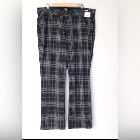 Lee Women’s Plus Size Straight Mid Rise Plaid Pants  Ultra Soft Waistband. - Picture 1 of 6